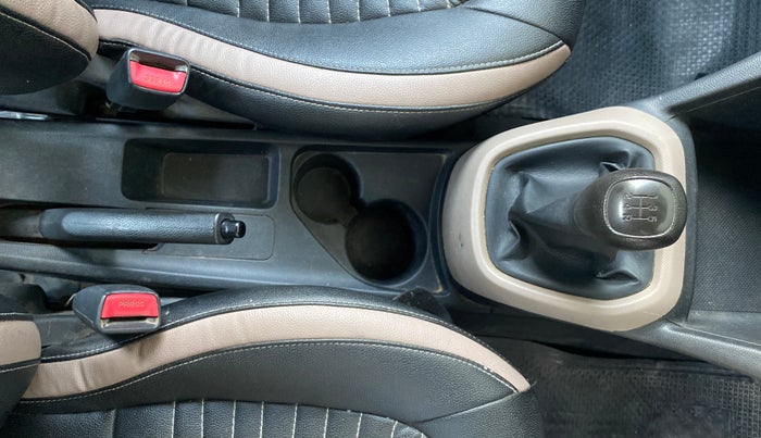 2014 Hyundai Grand i10 MAGNA 1.2 KAPPA VTVT, Petrol, Manual, 1,15,838 km, Gear Lever