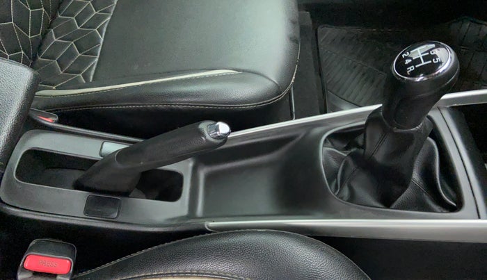 2015 Maruti Baleno ZETA 1.2 K12, Petrol, Manual, 31,321 km, Gear Lever