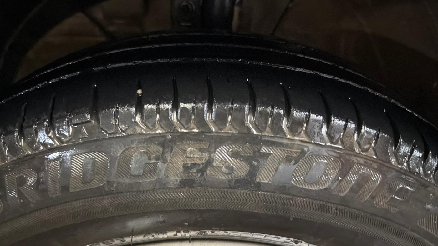 2020 Maruti Swift LXI, Petrol, Manual, 25,491 km, Left Front Tyre Tread