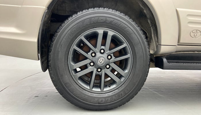 2016 Toyota Fortuner 3.0 MT 4X4, Diesel, Manual, 47,185 km, Right Rear Wheel