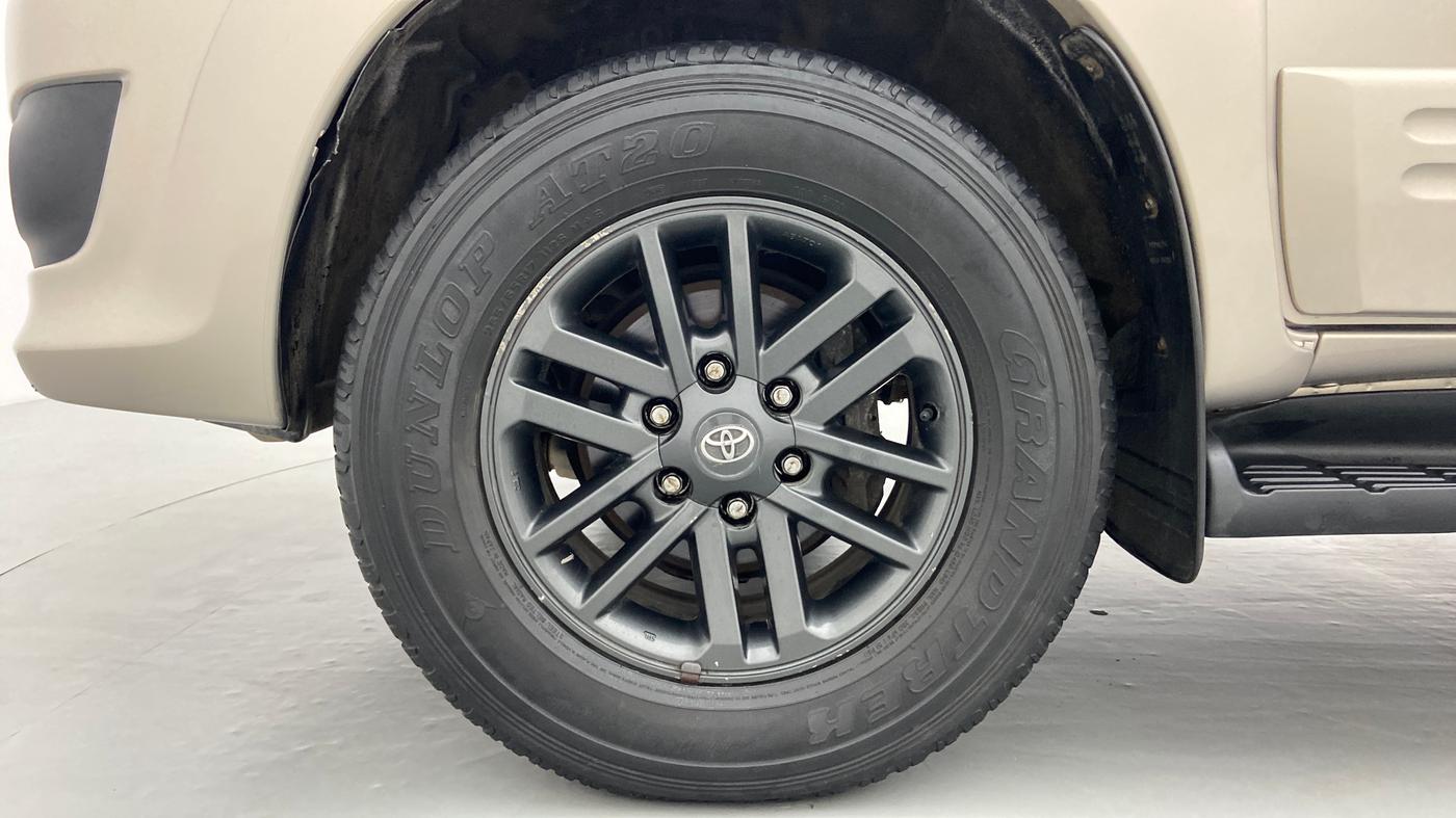 2016 Toyota Fortuner 3.0 MT 4X4, Diesel, Manual, 47,185 km, Left Front Wheel