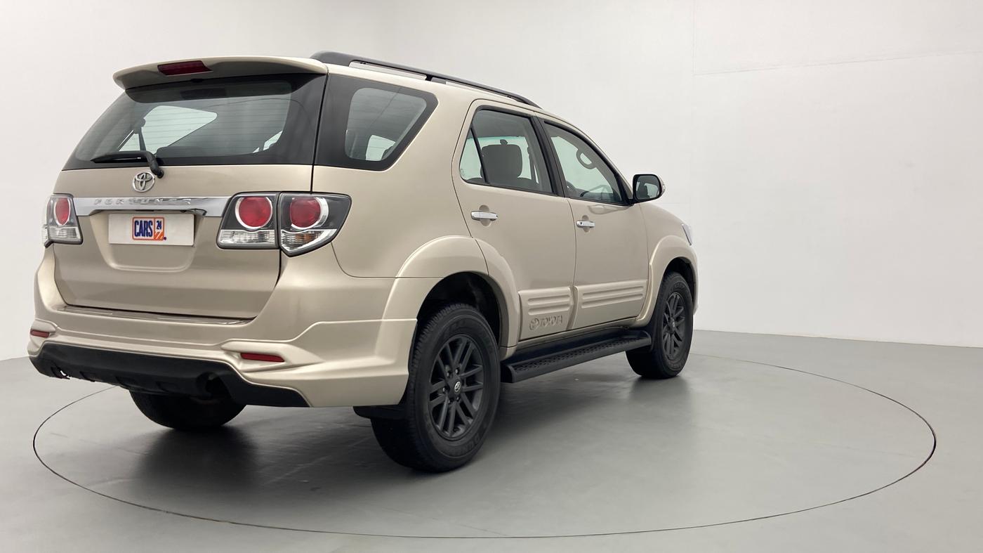 2016 Toyota Fortuner 3.0 MT 4X4, Diesel, Manual, 47,185 km, Right Back Diagonal