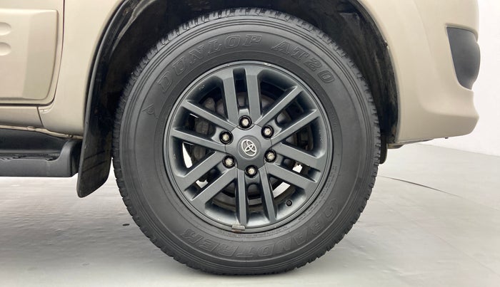 2016 Toyota Fortuner 3.0 MT 4X4, Diesel, Manual, 47,185 km, Right Front Wheel