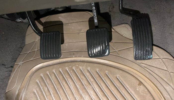 2012 Hyundai i10 MAGNA 1.2, Petrol, Manual, 1,00,643 km, Pedals