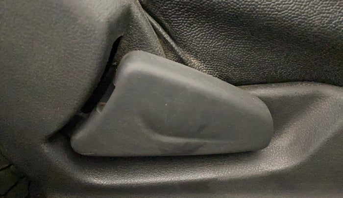 2016 Renault Kwid RXT 0.8, Petrol, Manual, 51,913 km, Driver Side Adjustment Panel