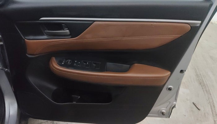 2023 Honda ELEVATE ZX CVT, Petrol, Automatic, 31,337 km, Driver Side Door Panels Control