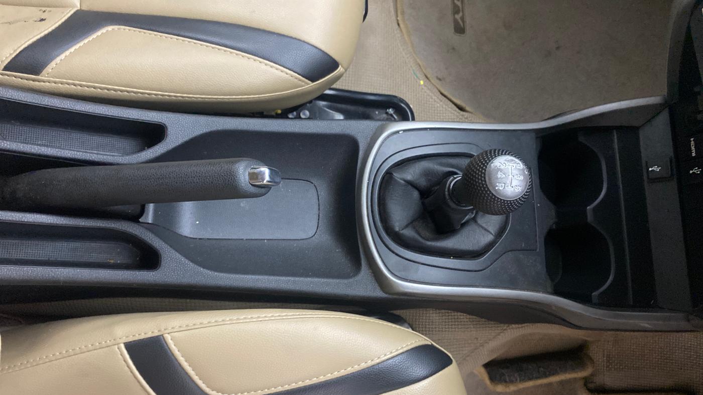 2019 Honda City 1.5L I-VTEC V MT, Petrol, Manual, 52,877 km, Gear Lever
