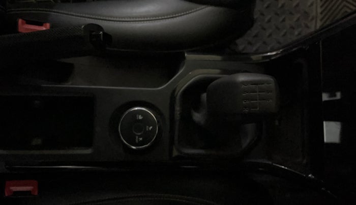 2024 Tata NEXON PURE 1.2 PETROL, CNG, Manual, 20,829 km, Gear Lever