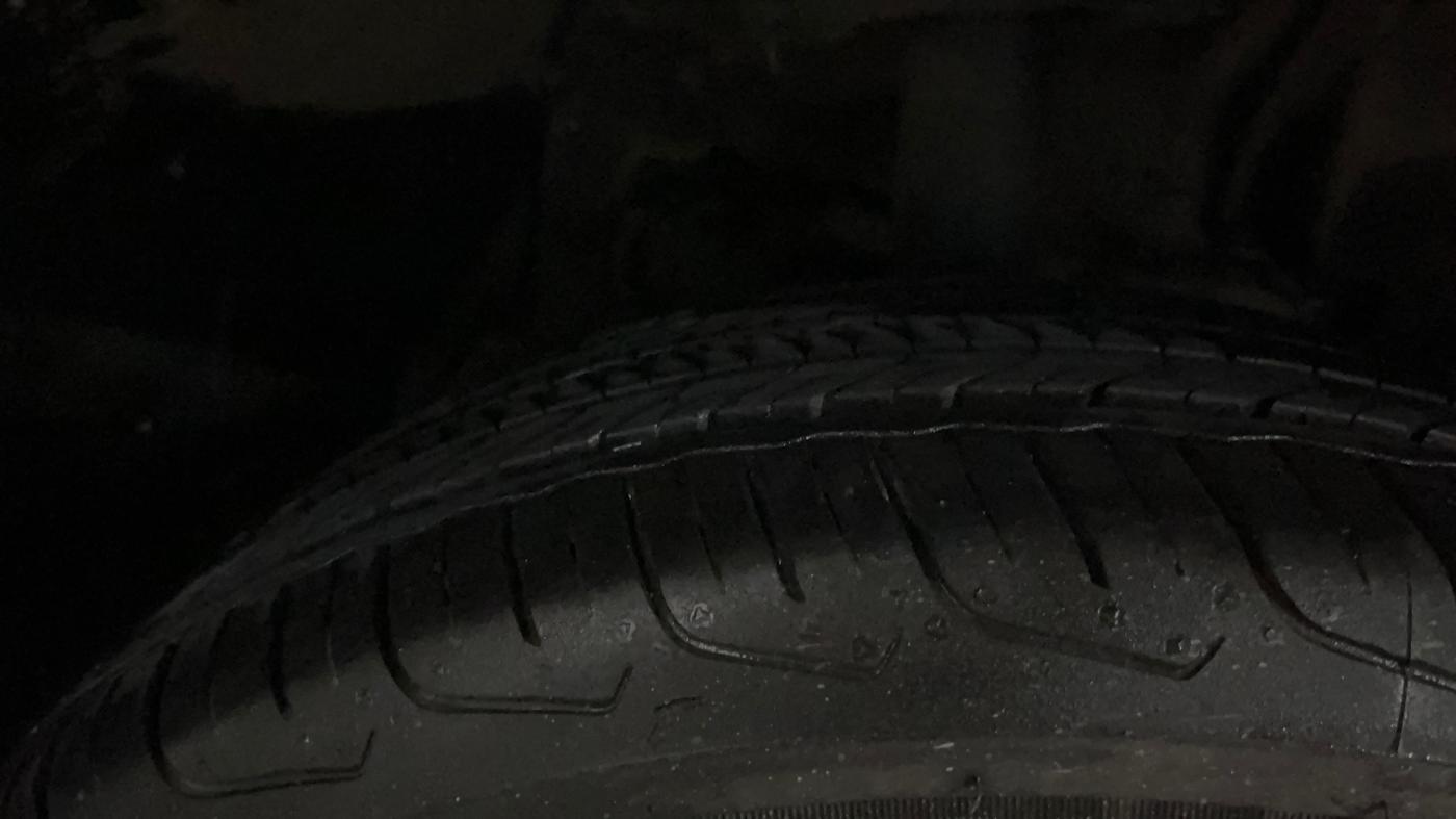 2024 Tata NEXON PURE 1.2 PETROL, CNG, Manual, 20,901 km, Right Front Tyre Tread