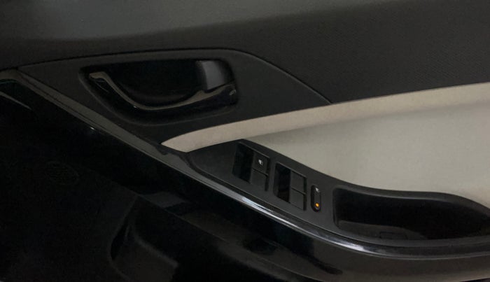 2024 Tata NEXON PURE 1.2 PETROL, CNG, Manual, 20,829 km, Driver Side Door Panels Control