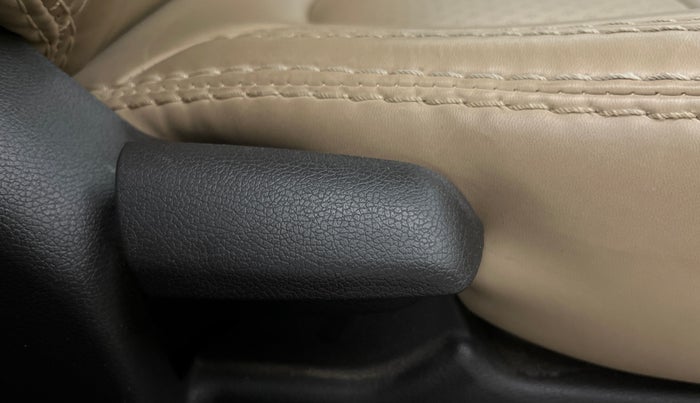 2017 Hyundai Verna 1.4 VTVT, Petrol, Manual, 53,984 km, Driver Side Adjustment Panel