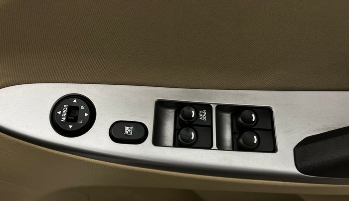 2017 Hyundai Verna 1.4 VTVT, Petrol, Manual, 53,984 km, Driver Side Door Panels Control