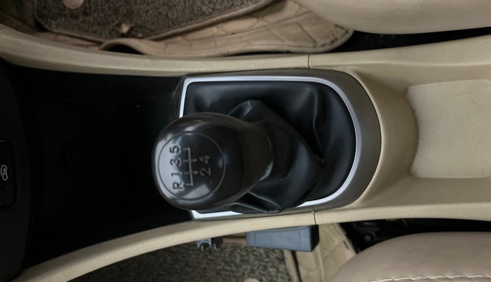 2017 Hyundai Verna 1.4 VTVT, Petrol, Manual, 53,984 km, Gear Lever