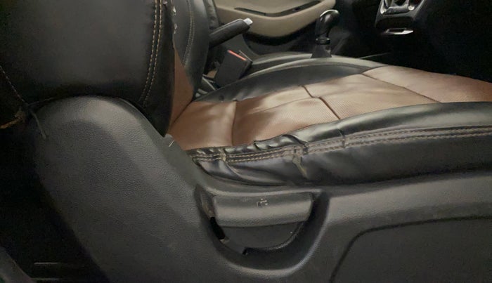 2018 Hyundai Elite i20 MAGNA EXECUTIVE 1.2, CNG, Manual, 73,543 km, Driver Side Adjustment Panel