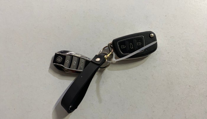 2018 Hyundai Elite i20 MAGNA EXECUTIVE 1.2, CNG, Manual, 73,543 km, Key Close Up