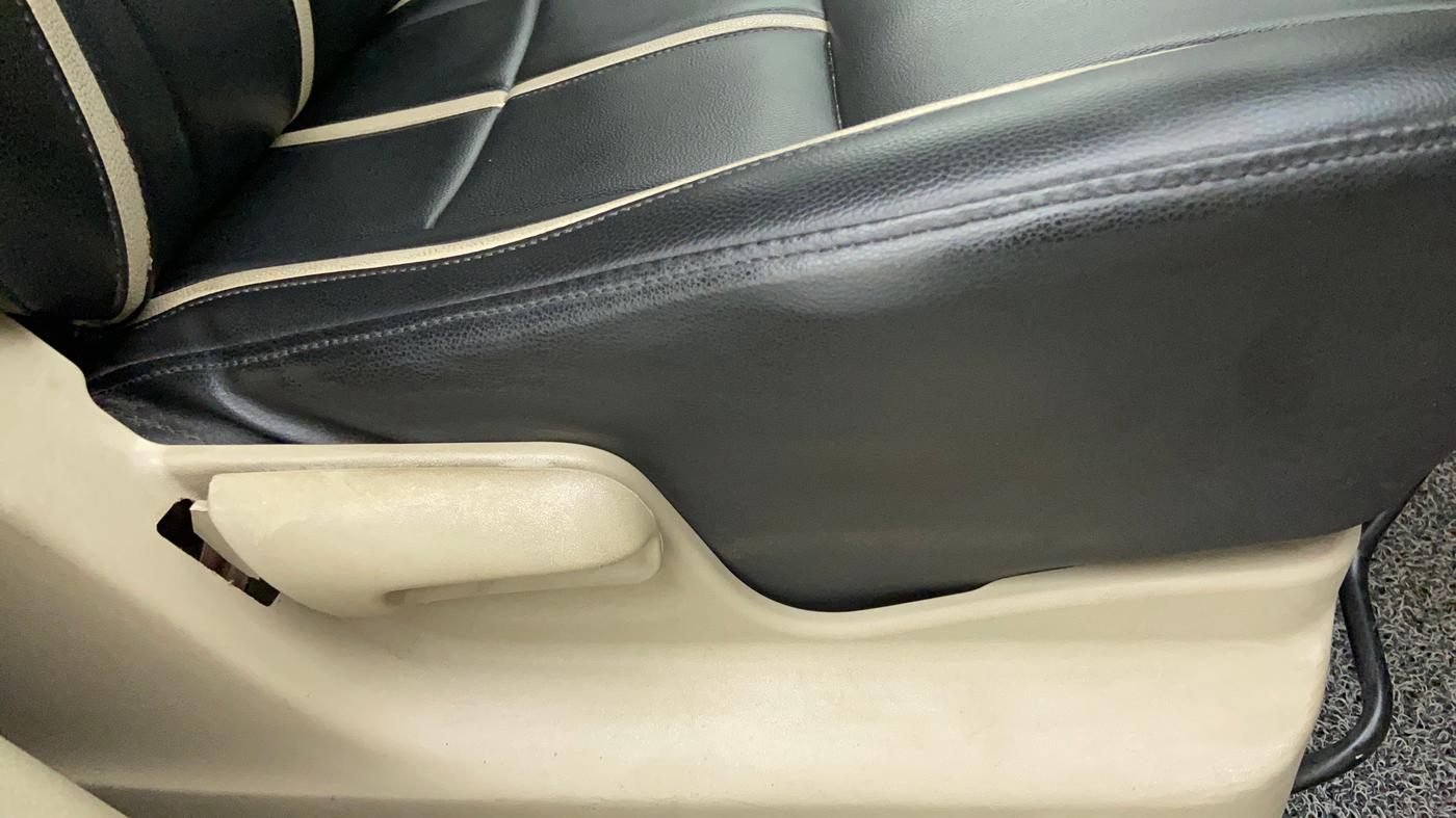 2015 Maruti Ertiga VXI, Petrol, Manual, 89,315 km, Driver Side Adjustment Panel
