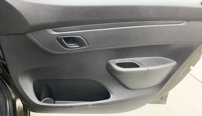 2023 Renault Kwid RXL 1.0 (O), Petrol, Manual, 3,068 km, Driver Side Door Panels Control