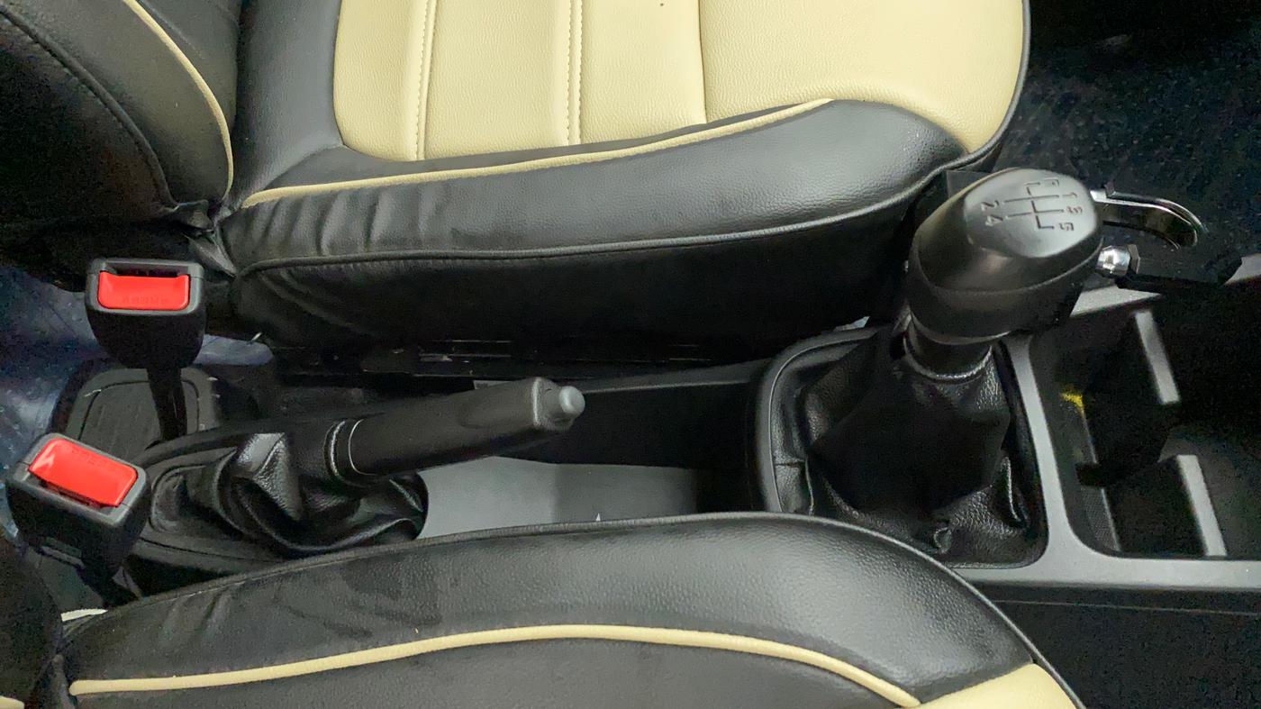 2023 Renault Kwid RXL 1.0 (O), Petrol, Manual, 3,068 km, Gear Lever