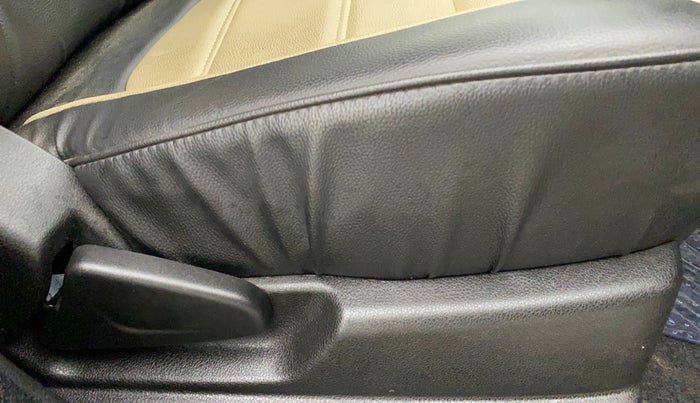 2023 Renault Kwid RXL 1.0 (O), Petrol, Manual, 3,068 km, Driver Side Adjustment Panel