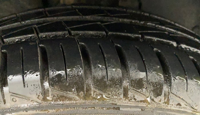 2023 Renault Kwid RXL 1.0 (O), Petrol, Manual, 3,068 km, Right Front Tyre Tread