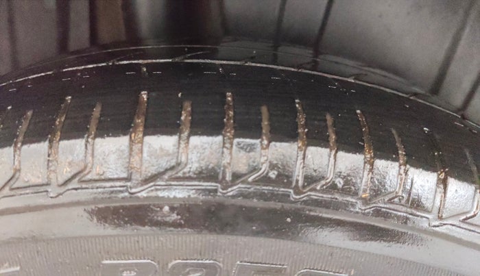 2021 Maruti Ertiga VXI CNG, CNG, Manual, 66,315 km, Right Rear Tyre Tread
