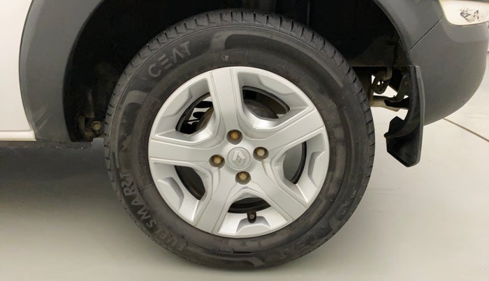 2019 Renault TRIBER RXZ, Petrol, Manual, 19,719 km, Left Rear Wheel