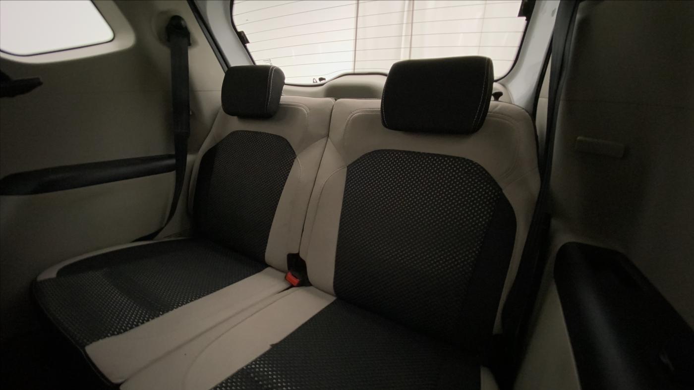 2019 Renault TRIBER RXZ, Petrol, Manual, 19,719 km, Third Seat Row ( optional )