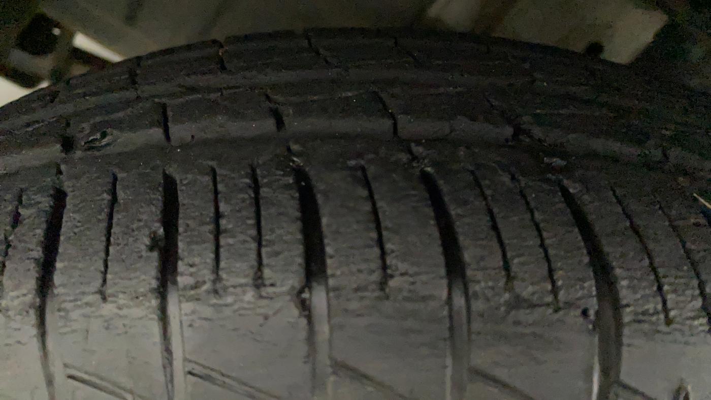 2019 Renault TRIBER RXZ, Petrol, Manual, 19,719 km, Left Front Tyre Tread