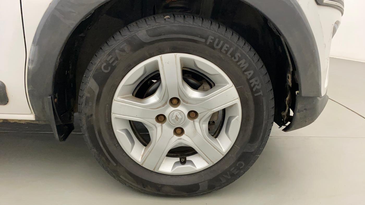 2019 Renault TRIBER RXZ, Petrol, Manual, 19,719 km, Right Front Wheel