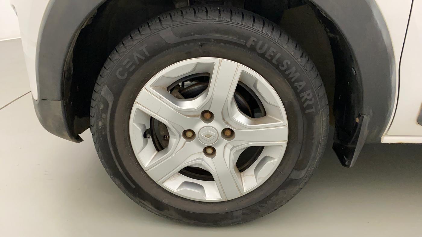 2019 Renault TRIBER RXZ, Petrol, Manual, 19,719 km, Left Front Wheel