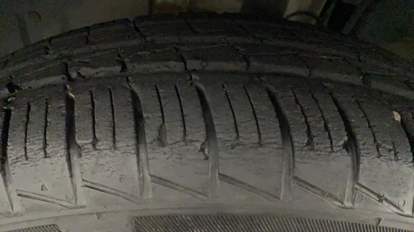 2019 Renault TRIBER RXZ, Petrol, Manual, 19,719 km, Right Front Tyre Tread