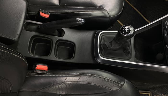 2018 Maruti S Cross ALPHA 1.3, Diesel, Manual, 1,22,381 km, Gear Lever