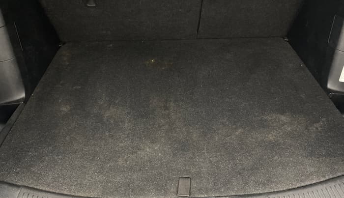2018 Maruti S Cross ALPHA 1.3, Diesel, Manual, 1,22,381 km, Boot Inside