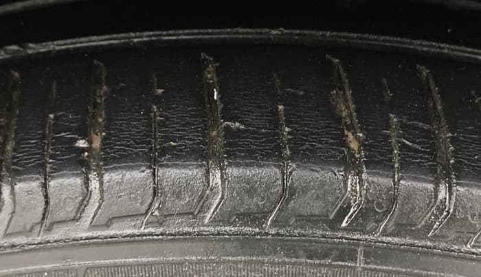 2018 Maruti S Cross ALPHA 1.3, Diesel, Manual, 1,22,381 km, Left Rear Tyre Tread