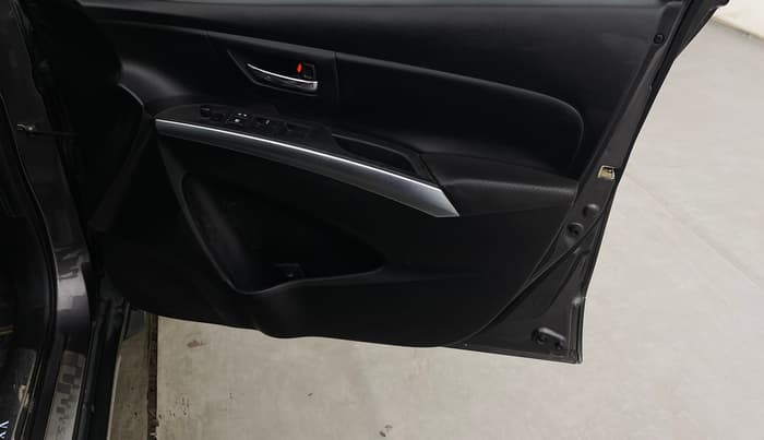 2018 Maruti S Cross ALPHA 1.3, Diesel, Manual, 1,22,381 km, Driver Side Door Panels Control