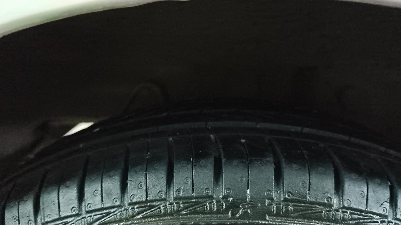 2018 Hyundai Eon ERA +, Petrol, Manual, 19,539 km, Right Rear Tyre Tread