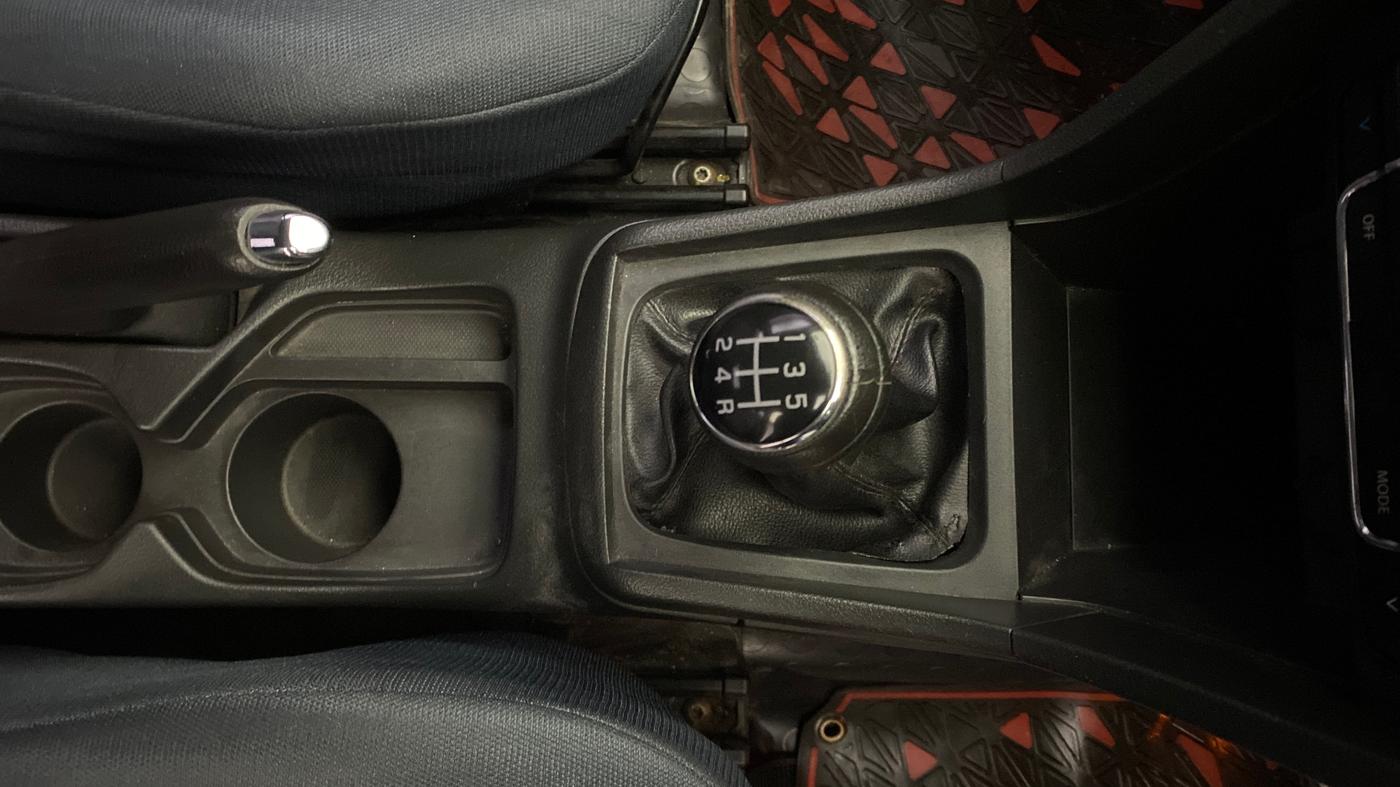 2016 Maruti Vitara Brezza ZDI, Diesel, Manual, 1,05,189 km, Gear Lever