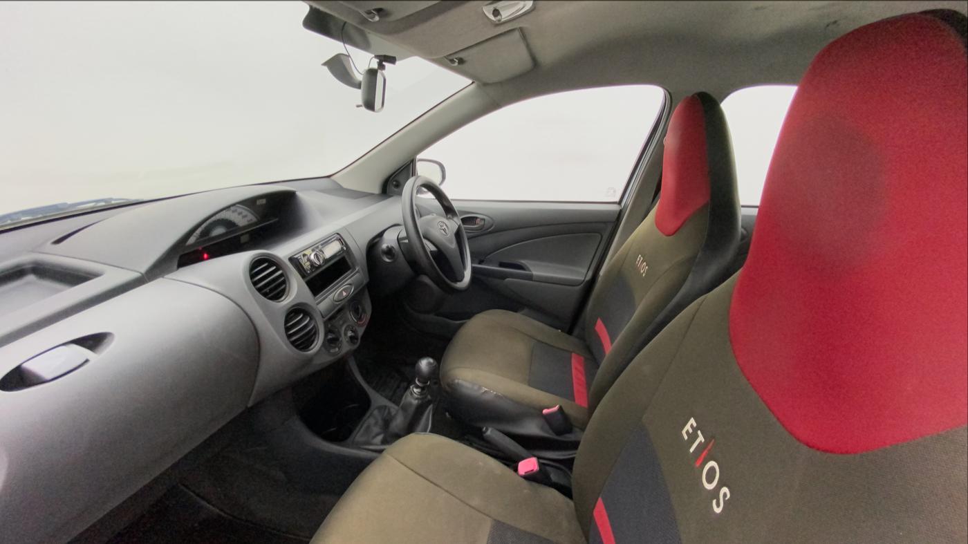 2012 Toyota Etios Liva GD, Diesel, Manual, 79,444 km, Right Side Front Door Cabin