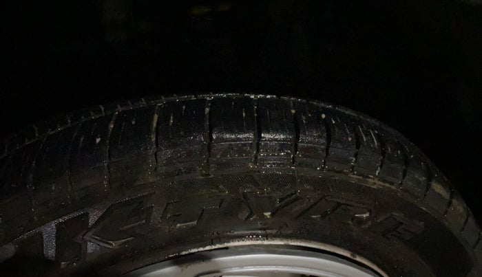 2021 Nissan MAGNITE XE, Petrol, Manual, 87,072 km, Left Front Tyre Tread