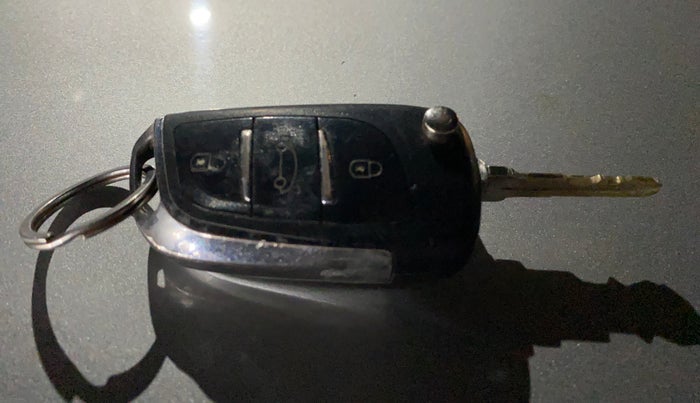 2021 Nissan MAGNITE XE, Petrol, Manual, 87,072 km, Key Close Up
