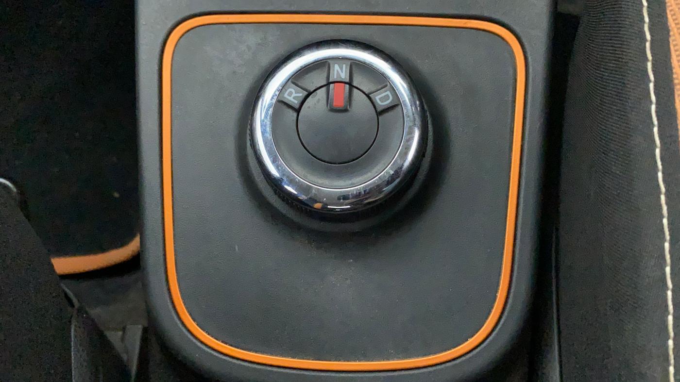 2019 Renault Kwid CLIMBER 1.0 AMT (O), Petrol, Automatic, 14,905 km, Gear Lever