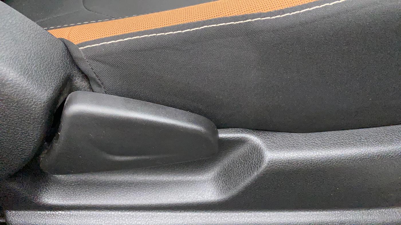 2019 Renault Kwid CLIMBER 1.0 AMT (O), Petrol, Automatic, 14,905 km, Driver Side Adjustment Panel