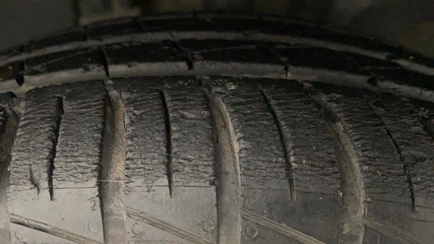2019 Renault Kwid CLIMBER 1.0 AMT (O), Petrol, Automatic, 14,905 km, Left Front Tyre Tread
