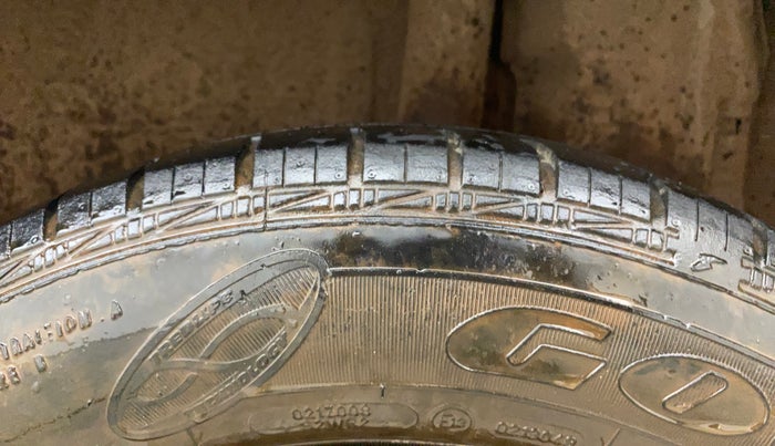 2013 Toyota Etios Liva G, Petrol, Manual, 76,410 km, Left Rear Tyre Tread