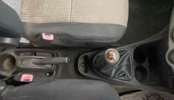 2013 Toyota Etios Liva G, Petrol, Manual, 76,410 km, Gear Lever