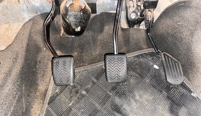 2013 Toyota Etios Liva G, Petrol, Manual, 76,410 km, Pedals