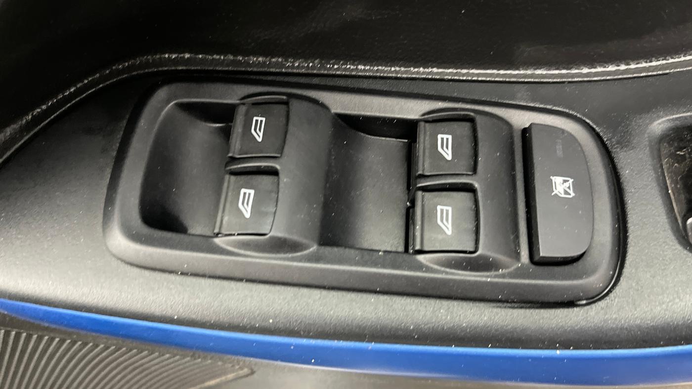 2019 Ford New Figo TITANIUM BLU 1.2 PETROL, Petrol, Manual, 82,960 km, Driver Side Door Panels Control