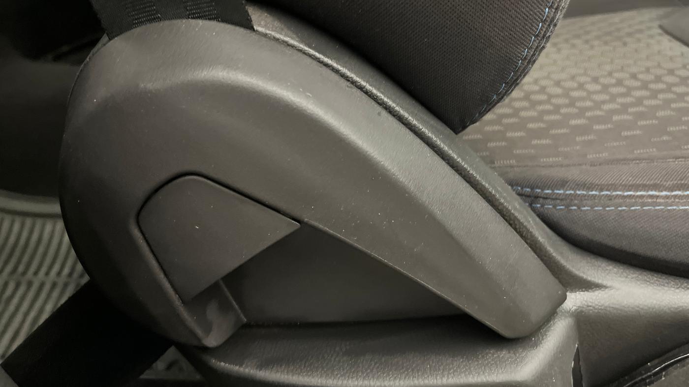 2019 Ford New Figo TITANIUM BLU 1.2 PETROL, Petrol, Manual, 82,960 km, Driver Side Adjustment Panel
