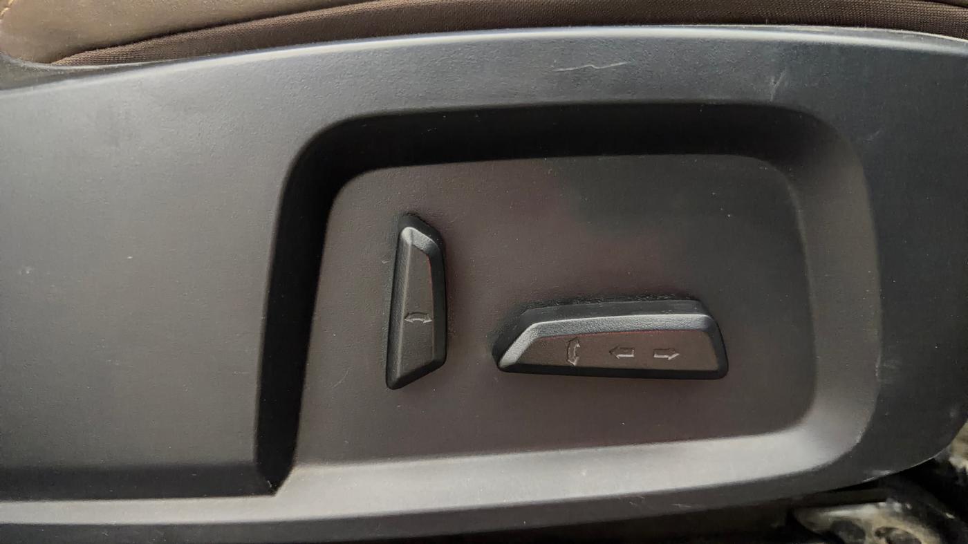 2022 Tata Harrier XZA PLUS 2.0L, Diesel, Automatic, 75,000 km, Driver Side Adjustment Panel