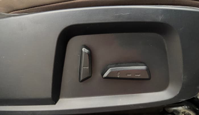 2022 Tata Harrier XZA PLUS 2.0L, Diesel, Automatic, 73,746 km, Driver Side Adjustment Panel